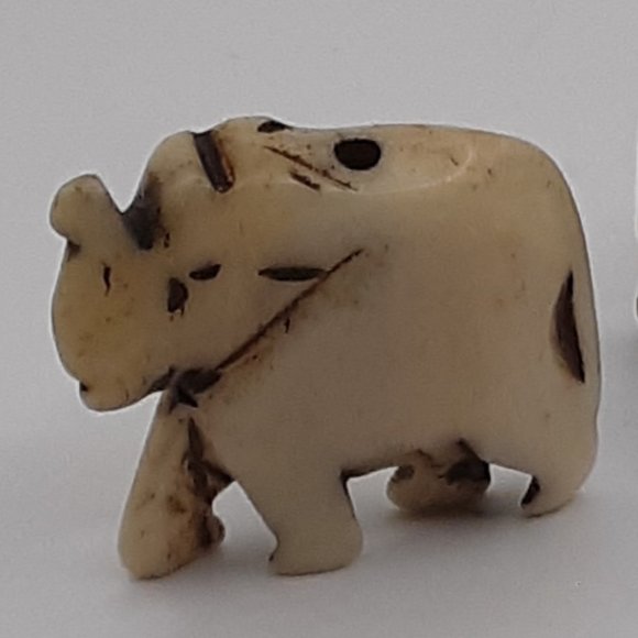 Elephants Pendants African Tribal Yak Bones 1" Set of 2 DIY - Picture 4 of 10